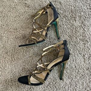 Betsy Johnson Aimee pump